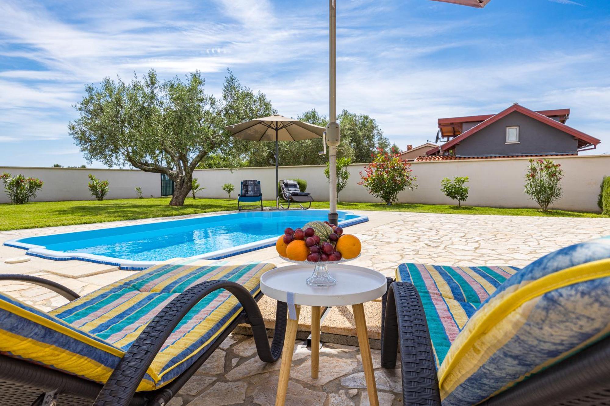Villa Sunny Olive Peroj Esterno foto
